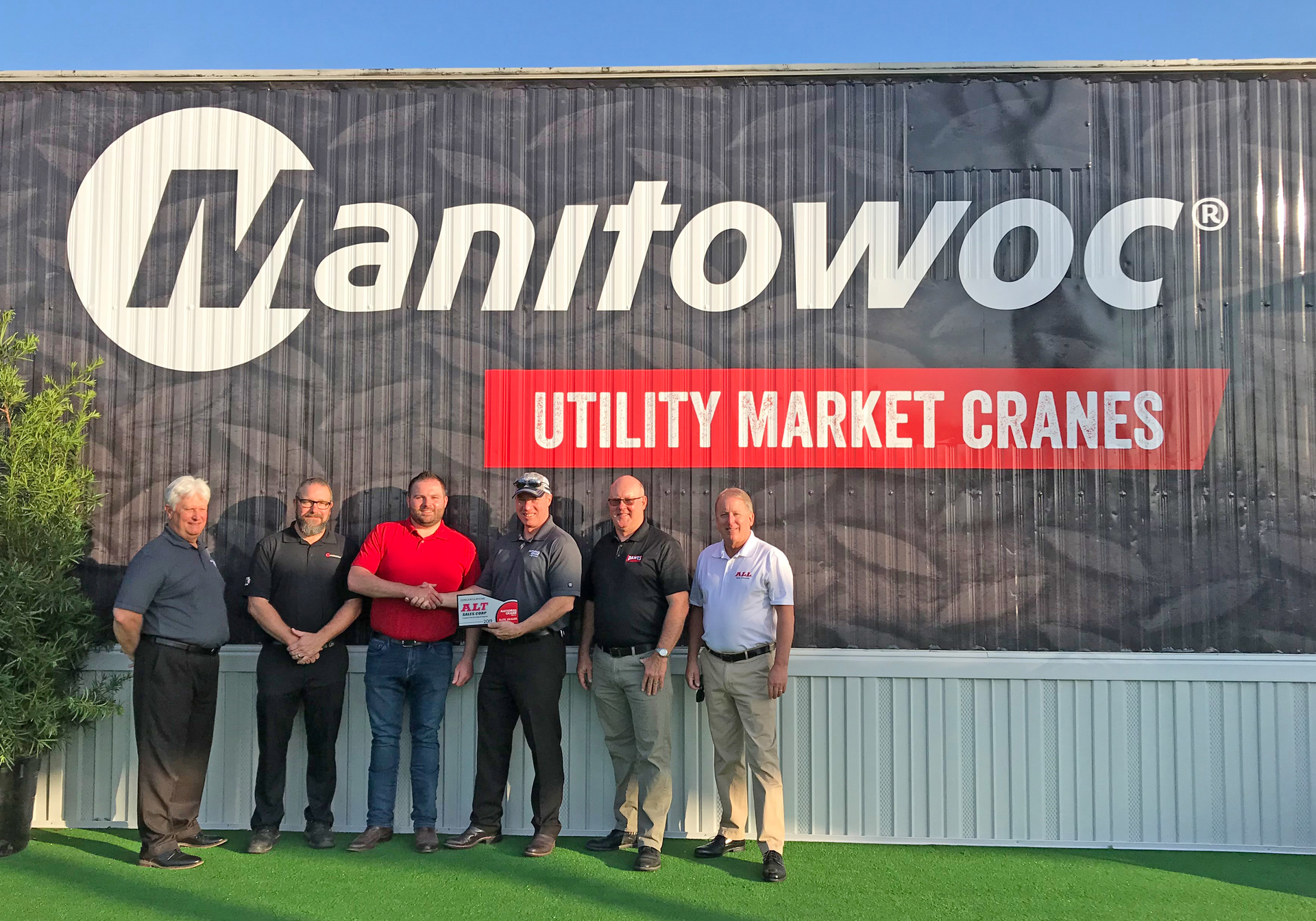 National-Crane-announces-ALT-Sales-as-an-Elite-Dealer-1.jpg
