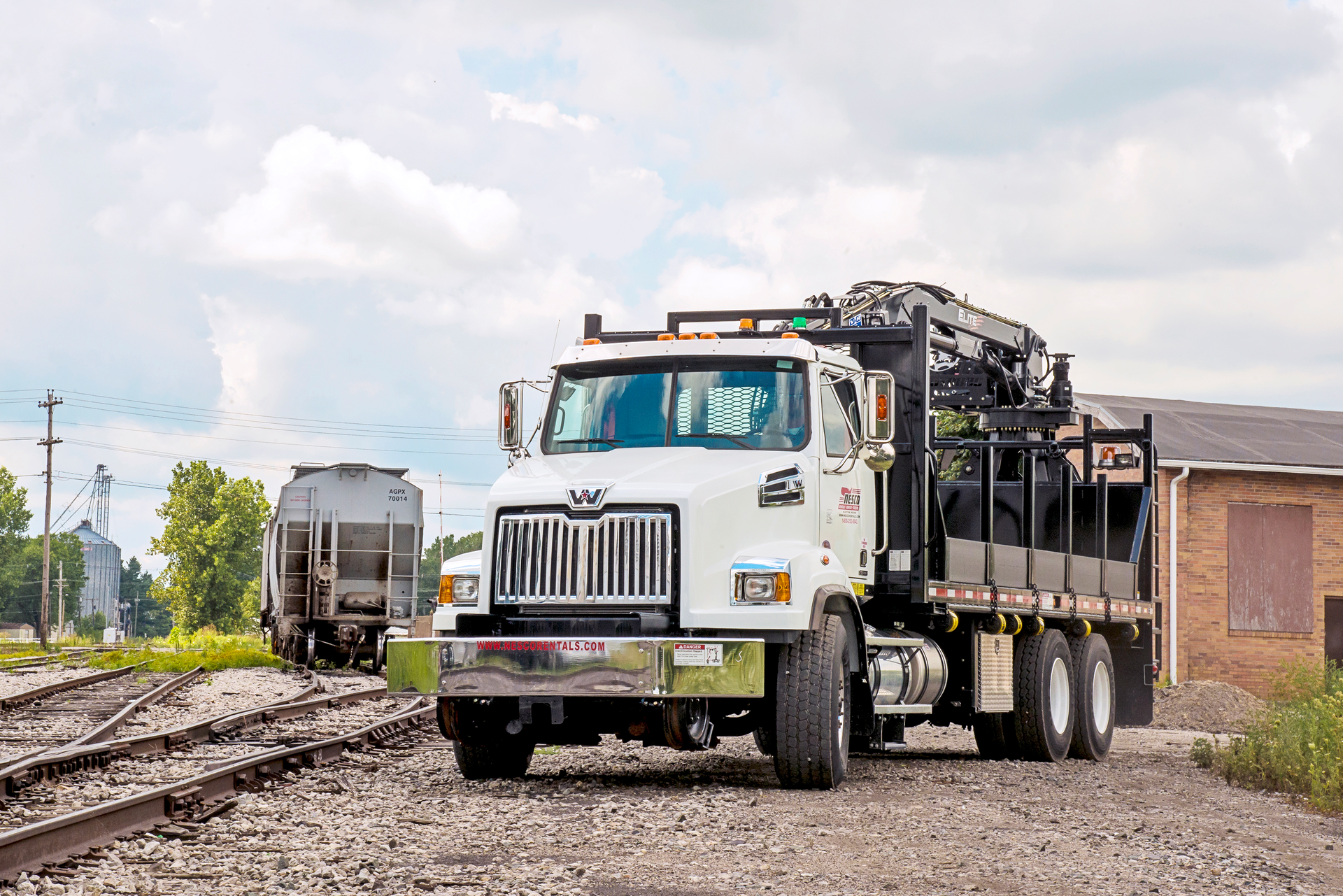 Nesco Truck 5f340dbd285d3