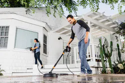 The WORX® 40V, 725 psi Power Share Hydroshot™ ULTRA Portable Power Cleaner is perfect for any spring clean up. The WORX® 40V, 725 psi Power Share Hydroshot™ ULTRA Portable Power Cleaner is perfect for any spring clean up.