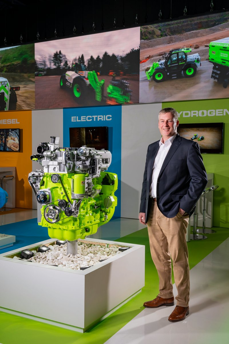 Jcb 2023 Tim Burnhope With Hydrogen Engine At Conexpo 642cccaa6c4a4