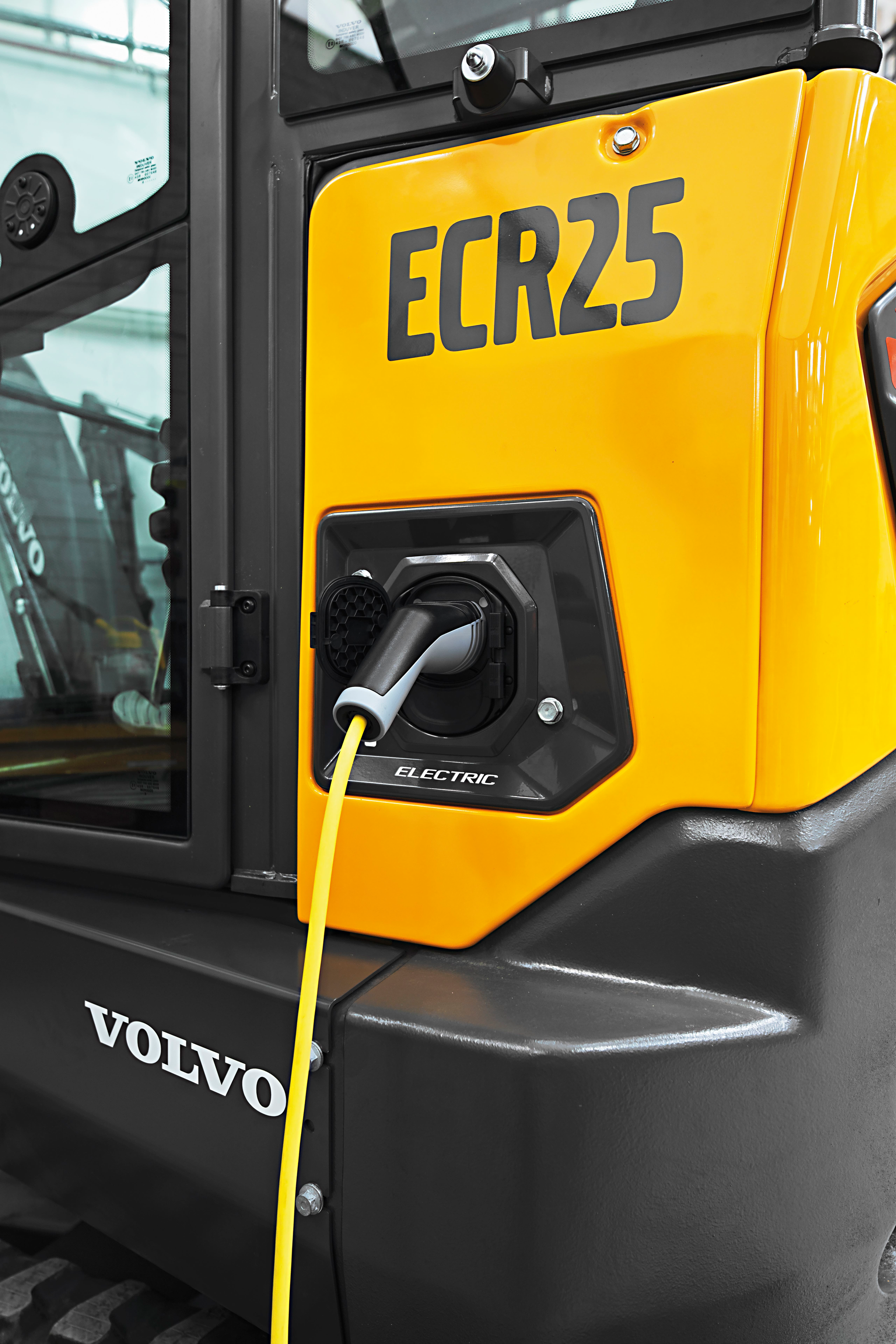 Volvo Ecr25 Electric Charging 2022