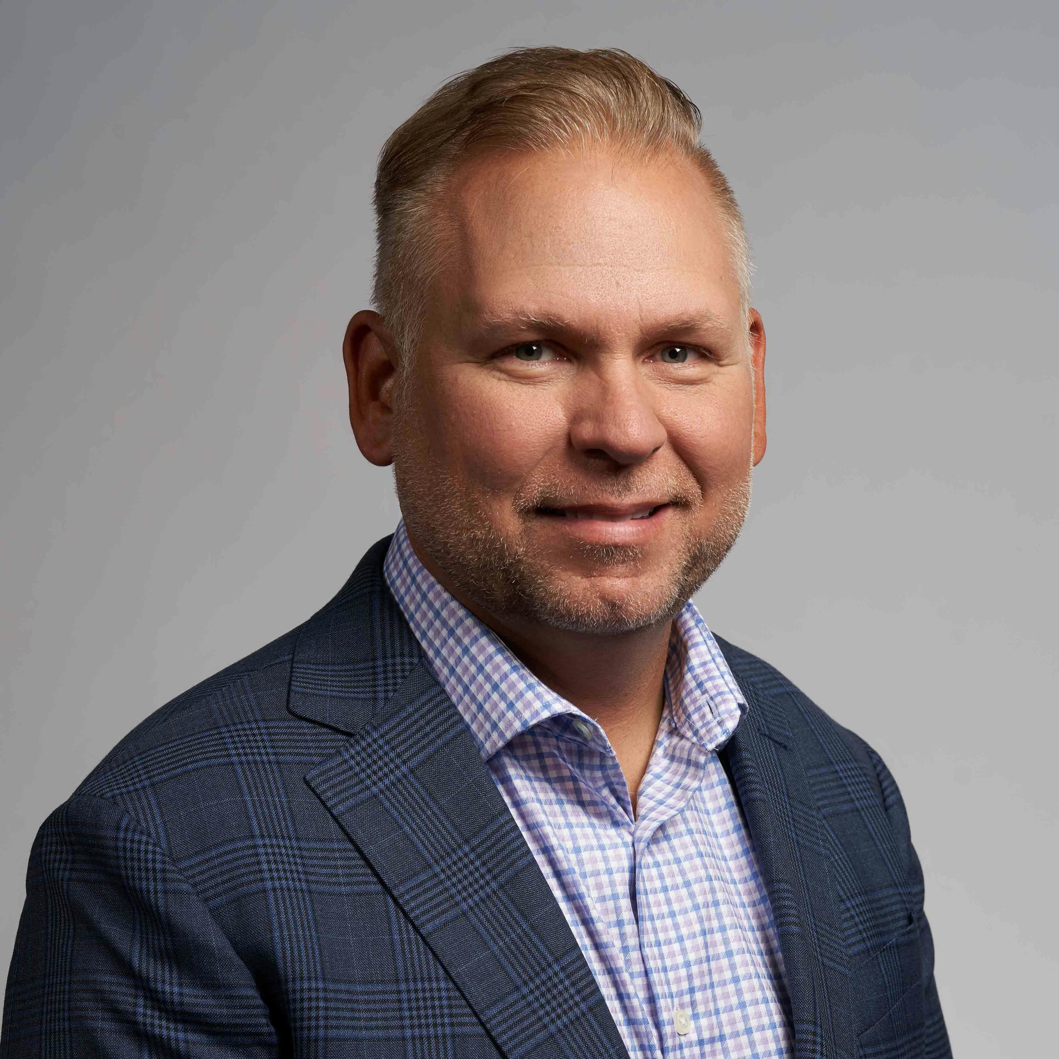 664e460511367de6ad05178f Maxim Crane Works Greg Bellcoff 2022