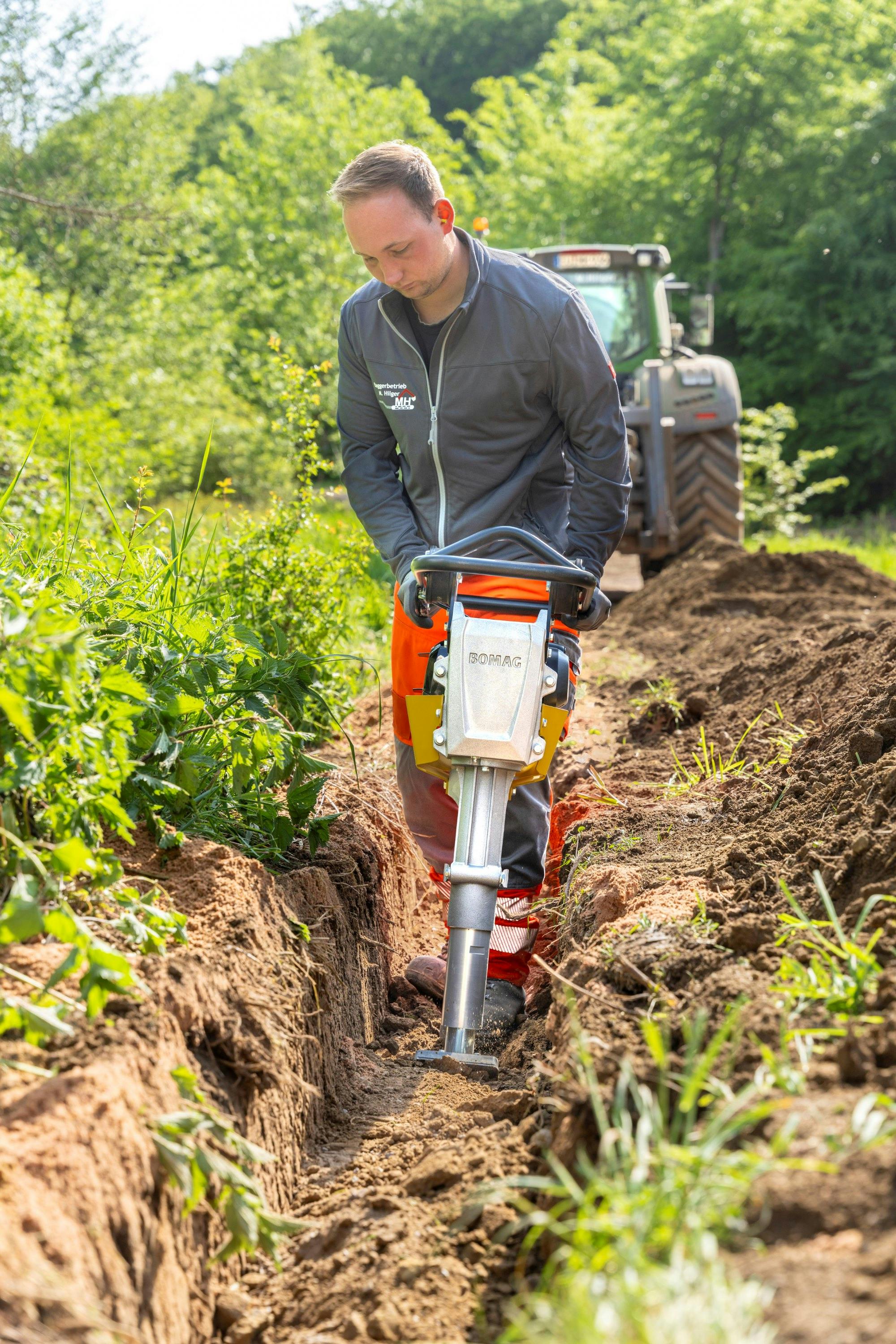 68e427156078c3ea562fa20e Bomag Tamper Bt302 Release 1025