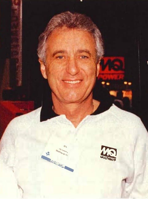 696087b11927936fa8866315 Irv Levine At Show