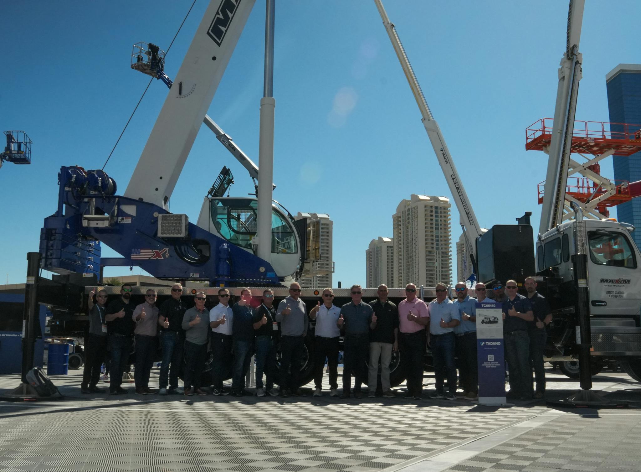maxim_crane_at_conexpo_326