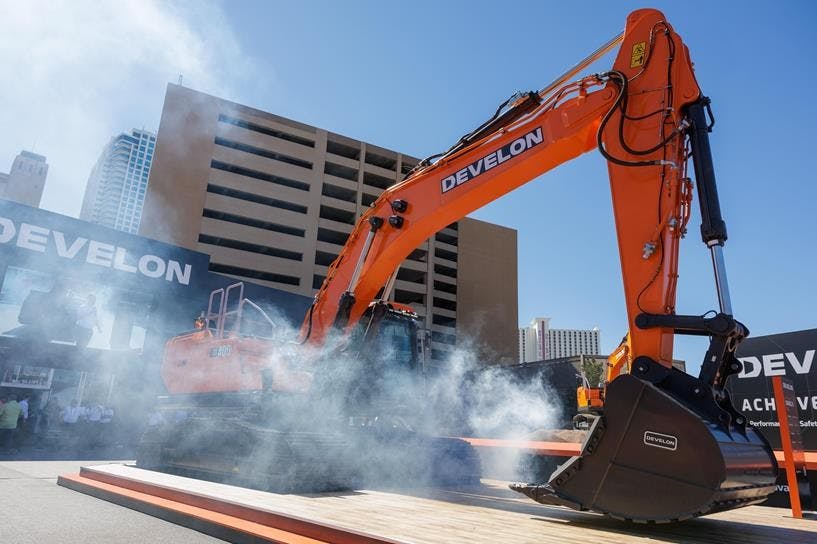 develon_excavator_326