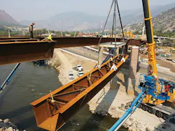 GAB_Last%20segments%20erected%20over%20Colorado%20River_creditRS_H%20copy GAB_Last%20segments%20erected%20over%20Colorado%20River_creditRS_H%20copy