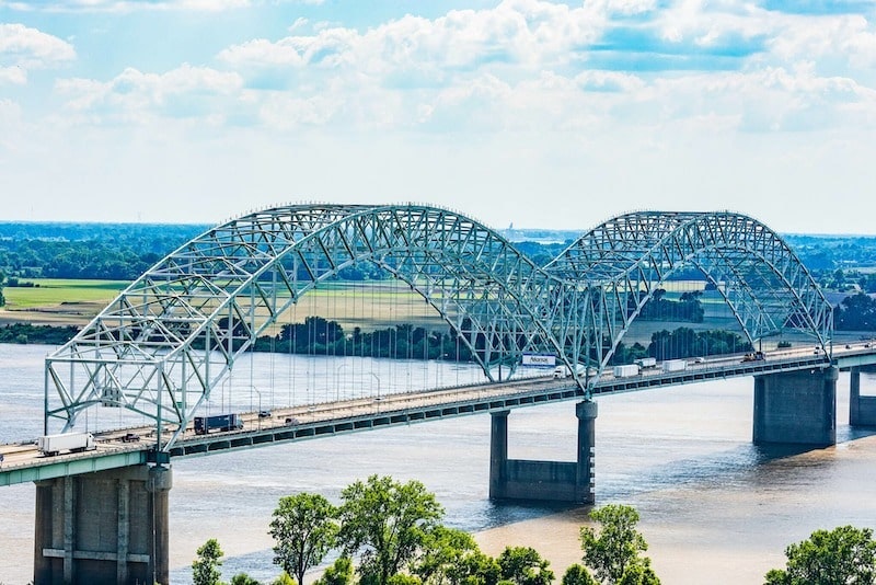 I-40-Mississippi-River-Bridge-2048x1366-min