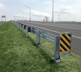 lindsay-transportation-systems-xlite-end-terminals-roads-bridges