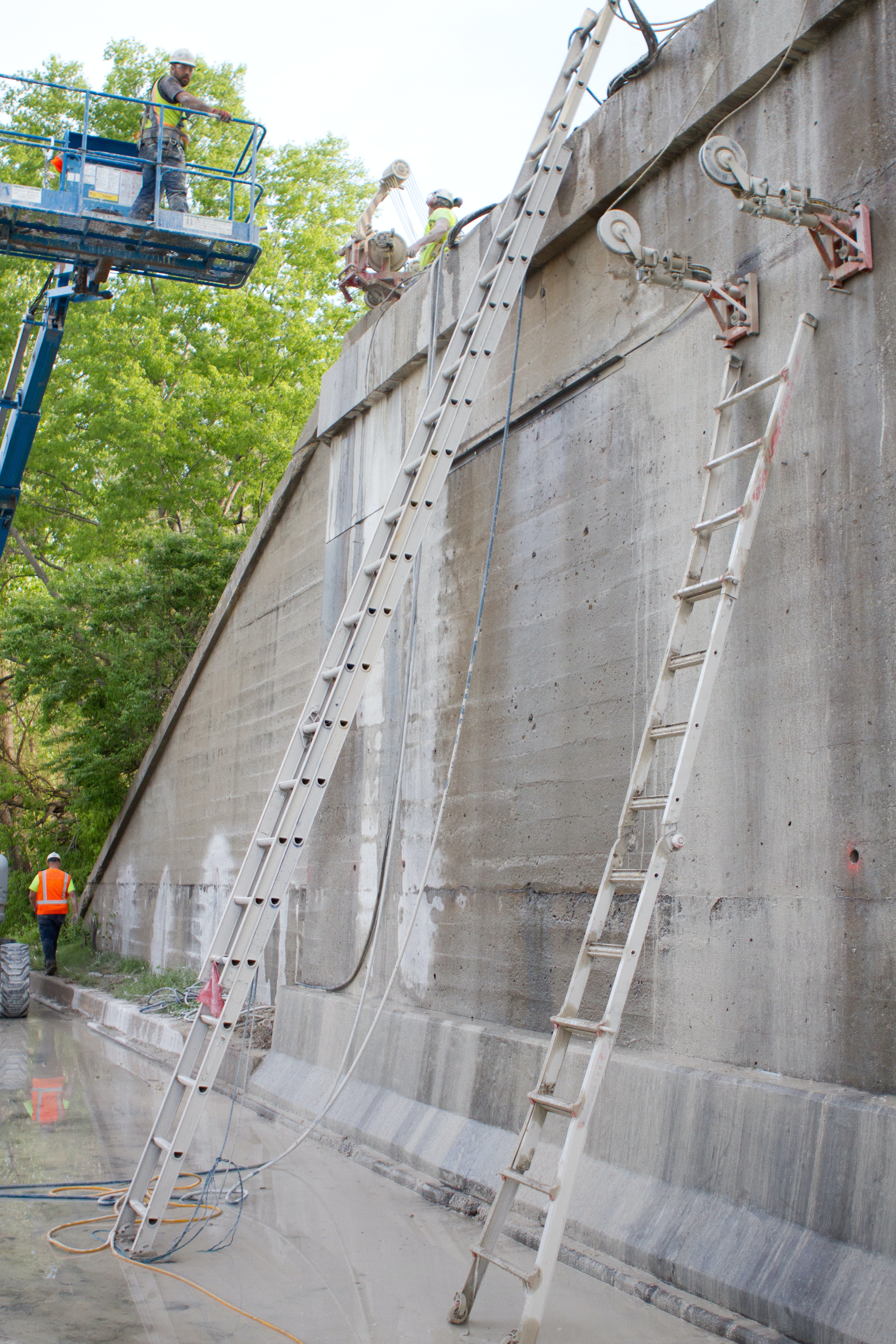 1654878189399 Wire Saw Job1