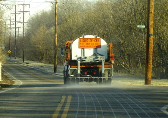 Salt brine deicer Minnesota