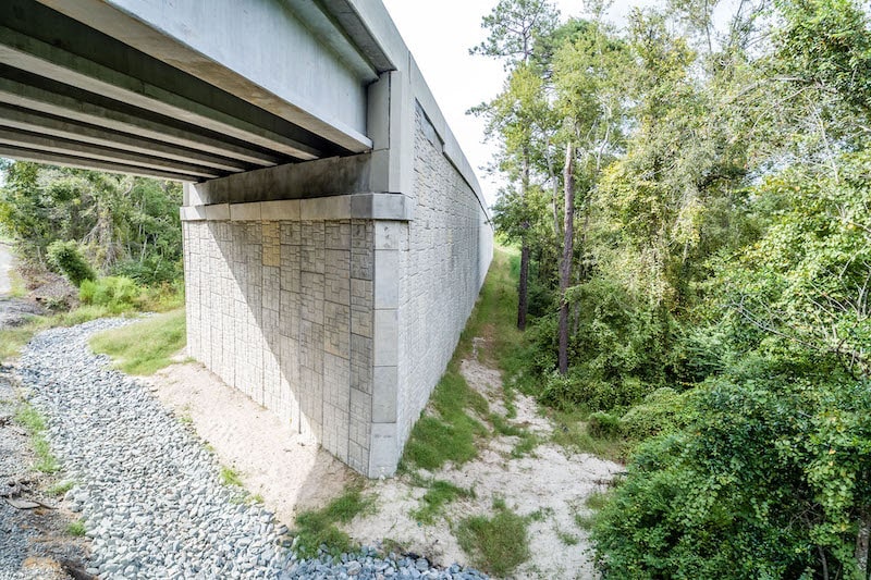 RE17927 Acute Corner-min