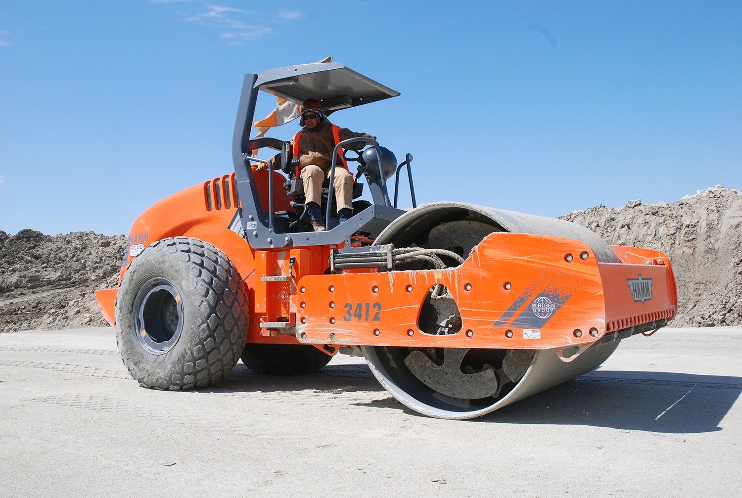 1655150047560 Hamm 3412 Side