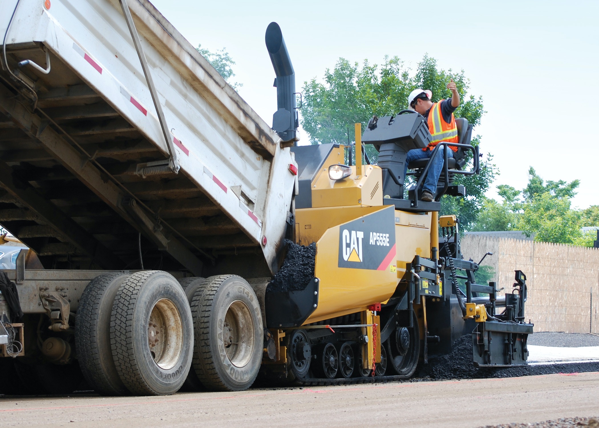 1655150058161 Cat Ap555e