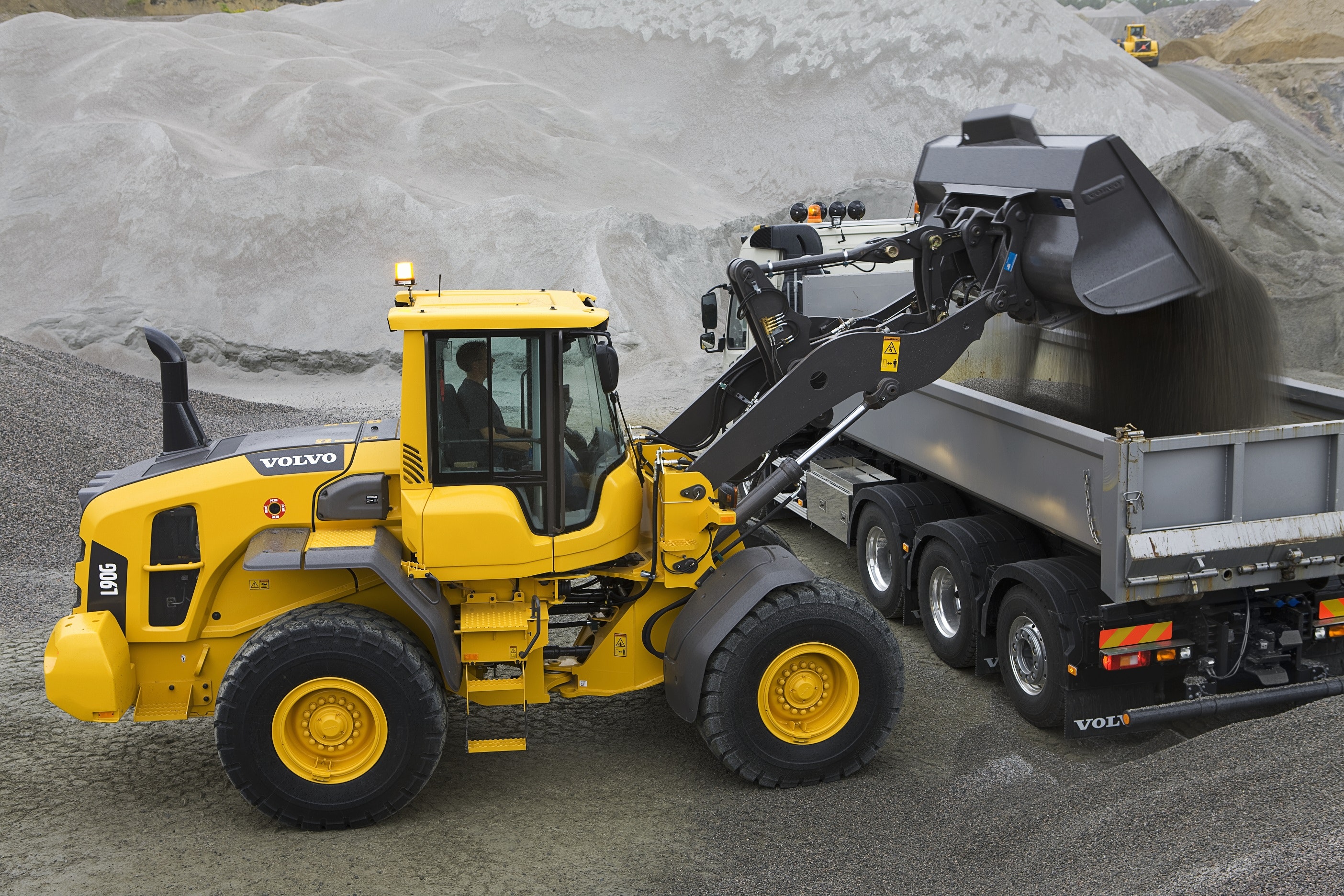 VOLVO L90G