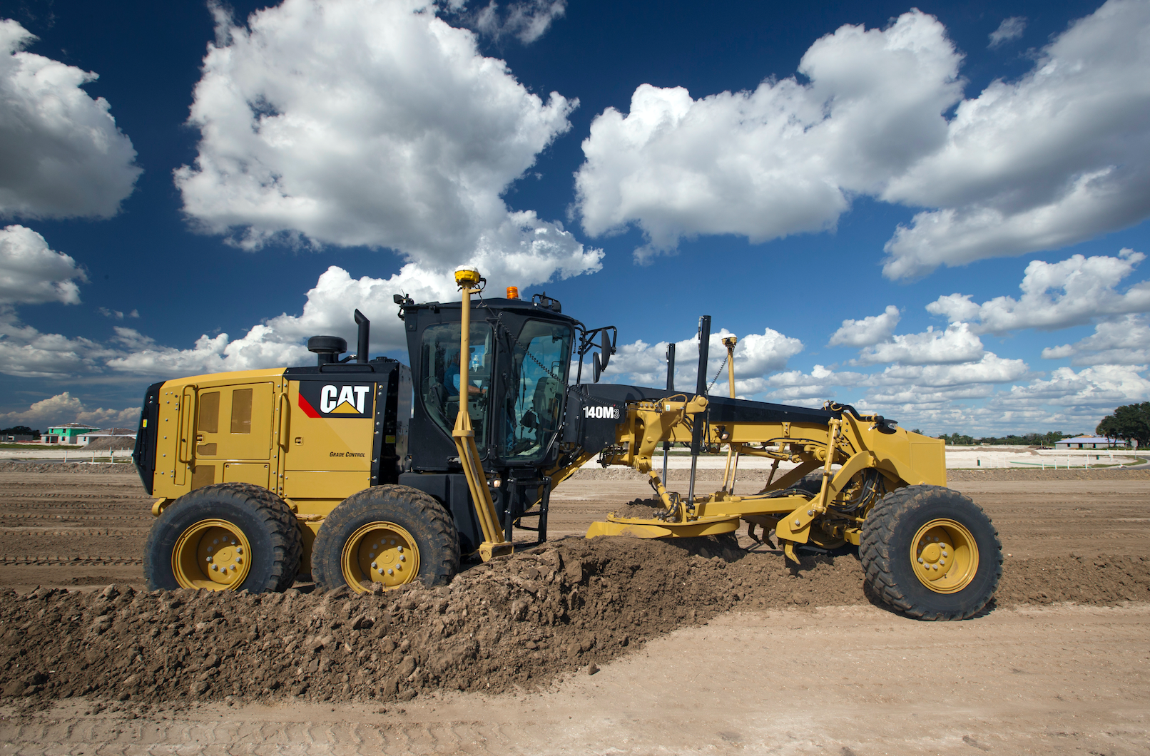 1655150292337 Caterpillar 140m3