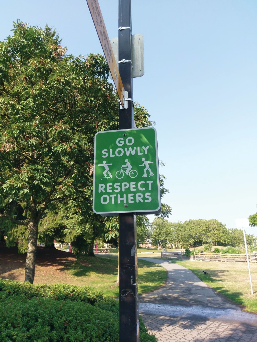 1655174860168 Goslowsignageatsharedrecreationalpathways