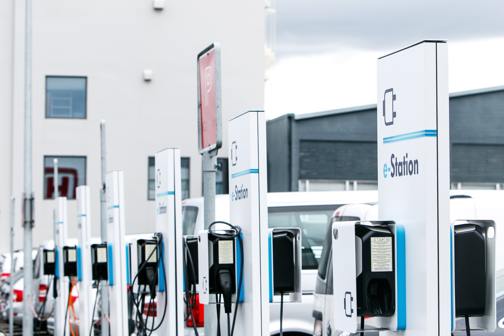 Many Charging Stations Roman Tiraspolsky 62ed27d1cbada