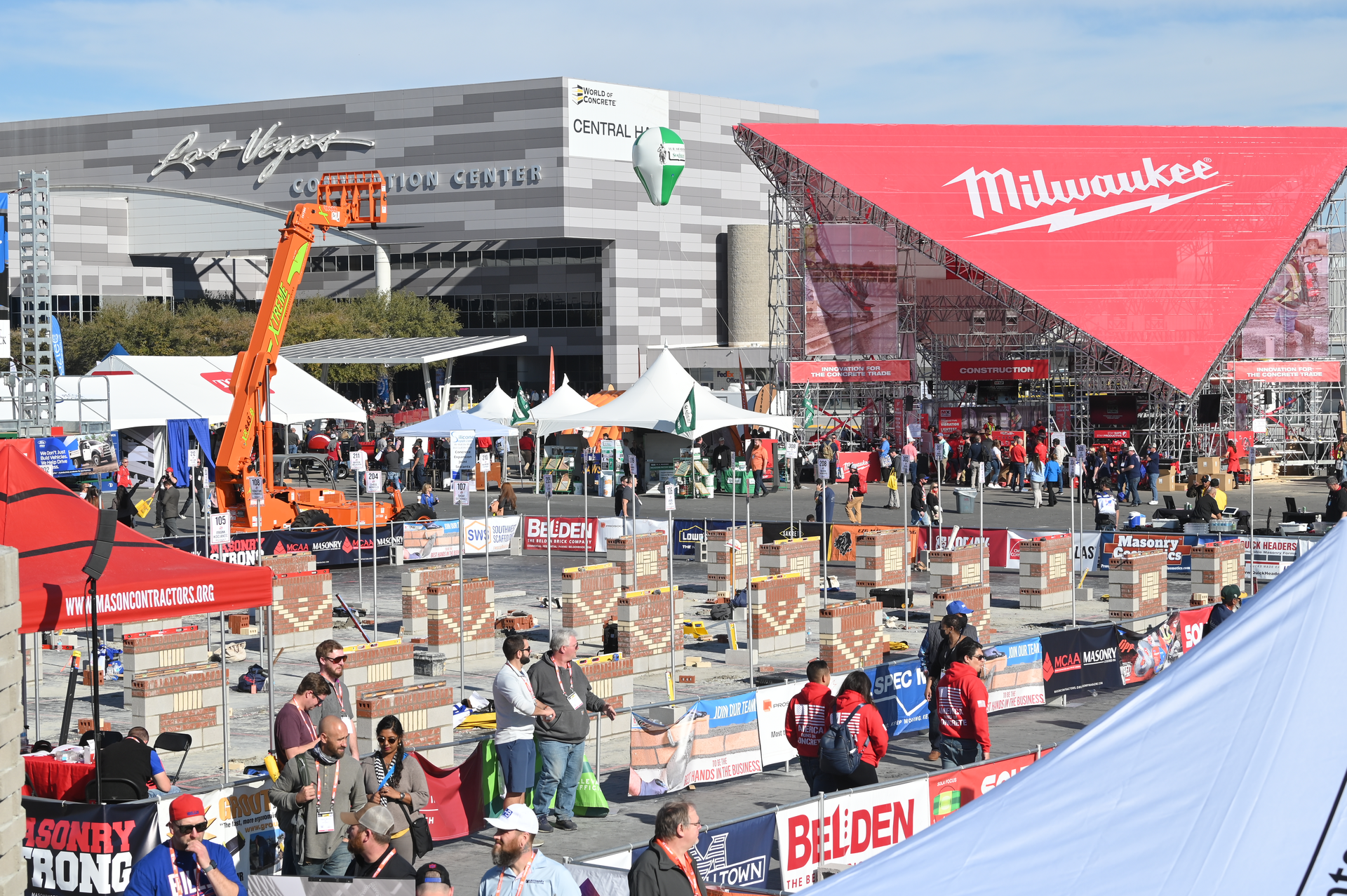 Outdoor Lots 2 63977f2cae2f5