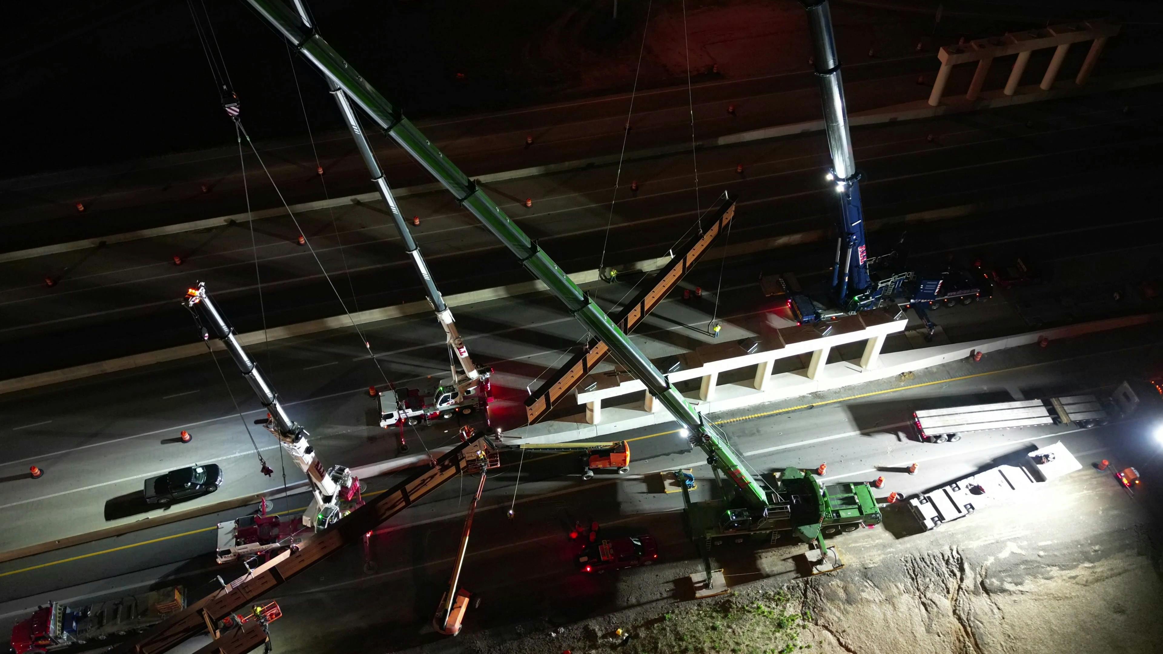 allcranefour_cranes_tandem_bridge_action_2