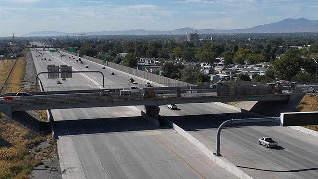 6888cc4ebd0e43407417e8da I215 2700south Bridge