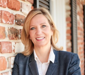 1660343786610 Diannedcroppedforcover