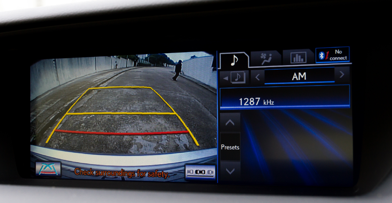 In-dash Reversing camera (RHD)