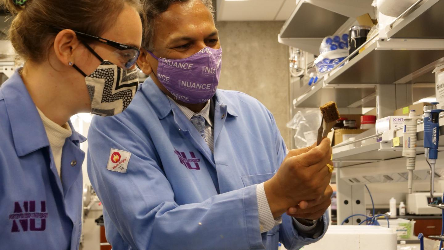 Co-authors Vinayak Dravid and Stephanie Ribet examine their phosphate elimination and recovery substrate