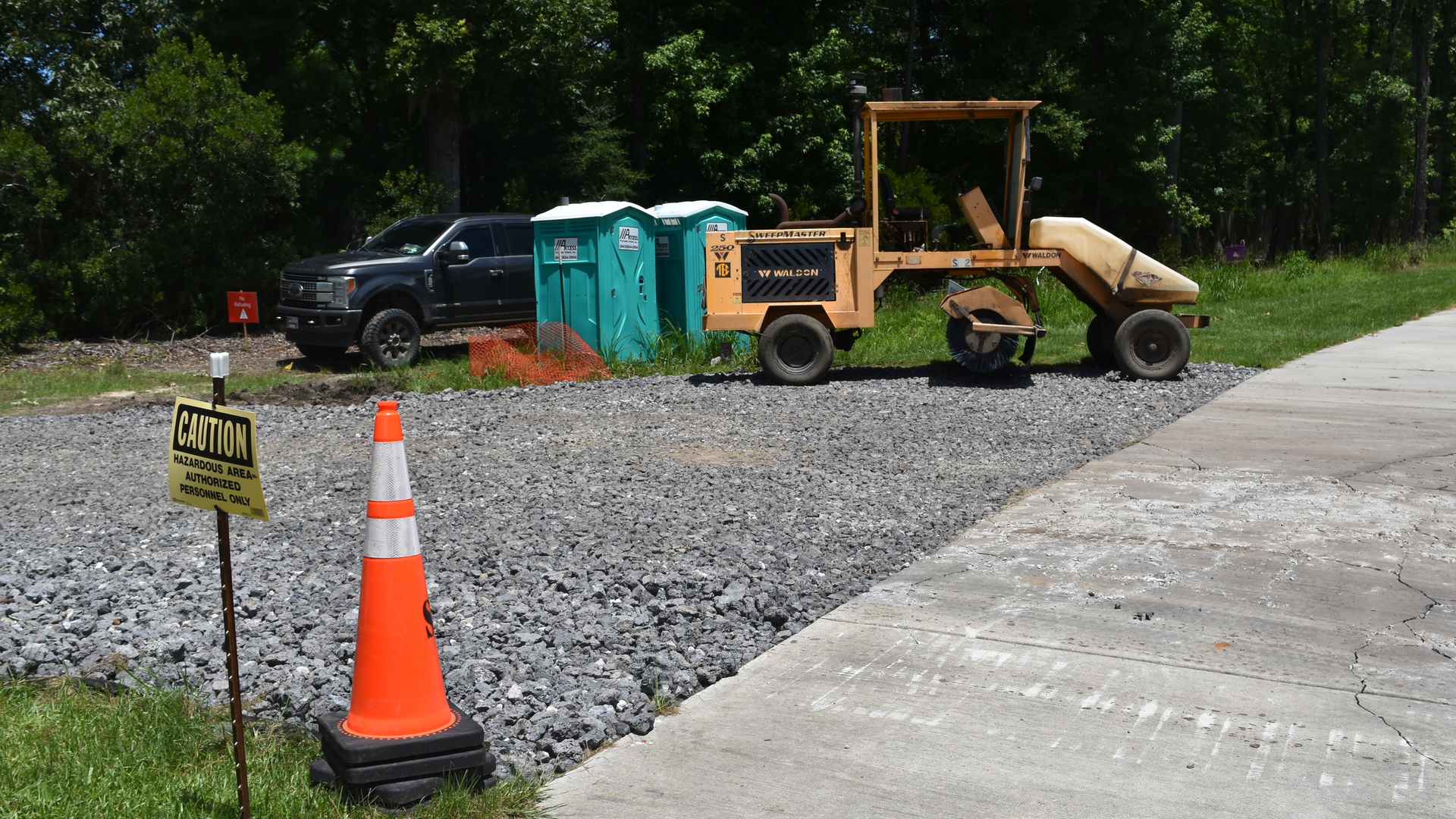 Maintaining the construction entrance for stormwater projects and keeping the surrounding area clean is important for compliance, public confidence, and safety.