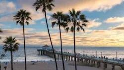 Sunset at Manhattan Beach and Pier in Southern California, Los Angeles Sunset at Manhattan Beach and Pier in Southern California, Los Angeles