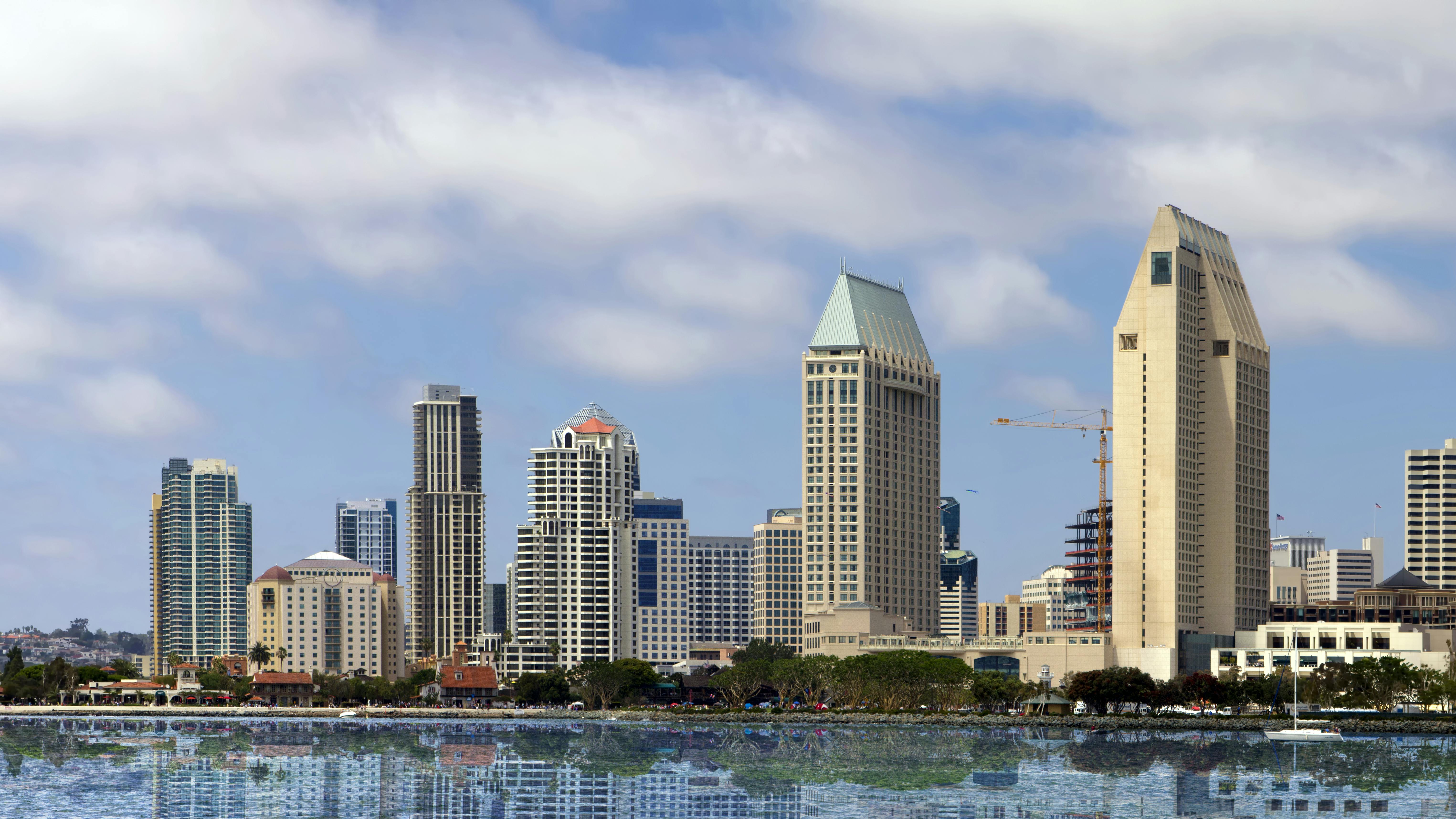 dreamstime_xxl_97687210