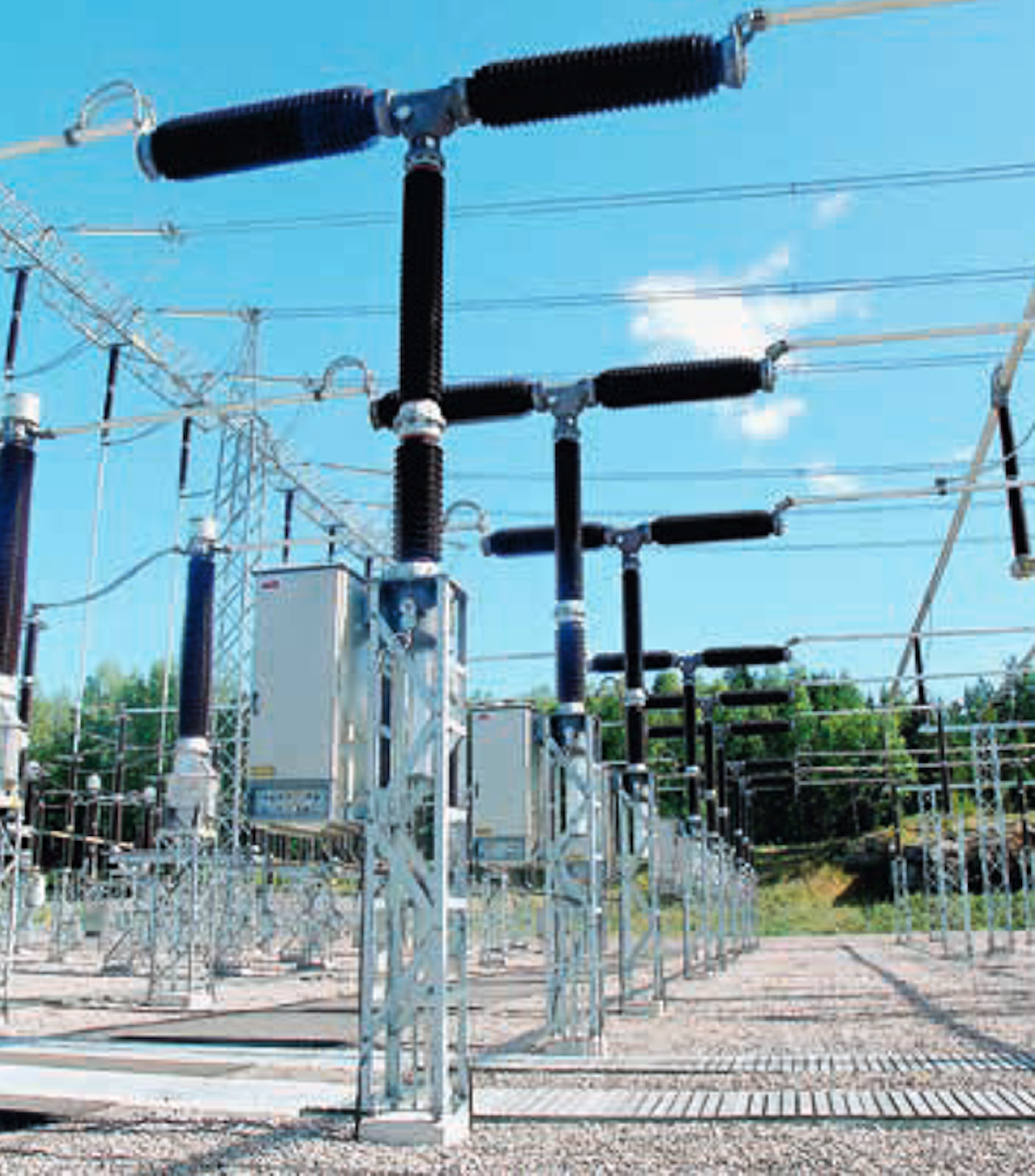 Beta Tdworld Com Sites Tdworld com Files Modern 420k V Sf6 Circuit Breaker With Two Interrupting Units In Series 20140203