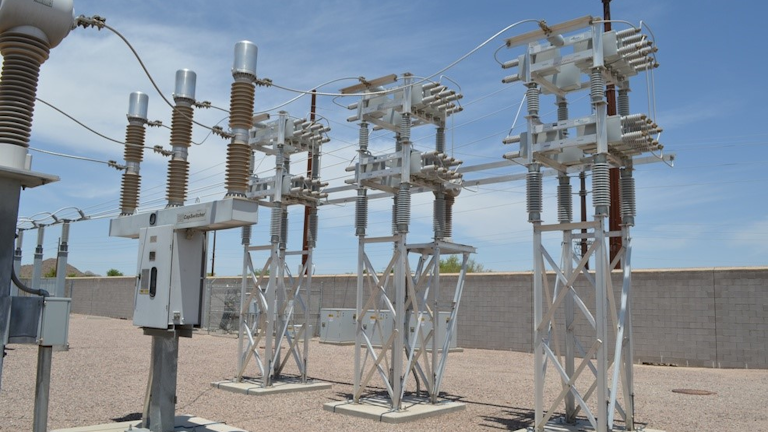 Salt River Project Engineering Team Delivers Customers A Triple Play Of Savings Service And Quality With The Southern States Capswitcher T D World