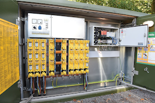 This replacement control system was installed at the Brockmuehlenweg 8 substation.