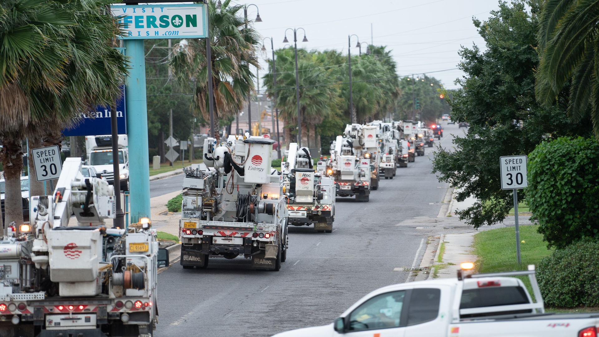 Laura Line Trucks 600192ee3fcbe