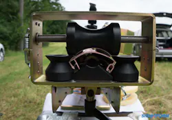 The installation tool can be used on energized lines and manually or automatically operated. The installation tool can be used on energized lines and manually or automatically operated.