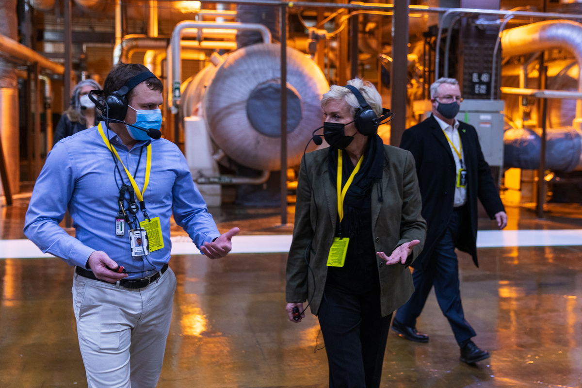 Energy Secretary Jennifer Granholm visits Exelon&rsquo;s Braidwood Generating Station. Exelon won a DOE grant in August 2021 to explore the potential benefits of onsite hydrogen production at Nine Mile Point Nuclear Station in Oswego, N.Y.