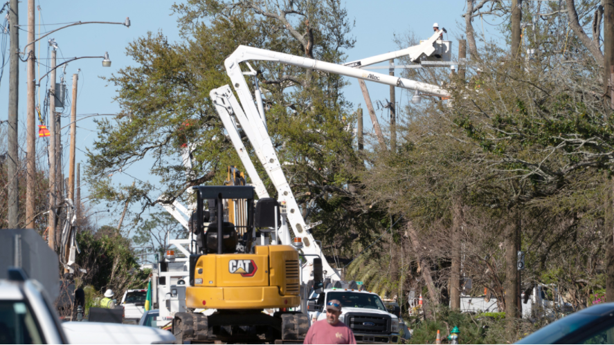 Entergy says utility crews have restored power to all New Orleans East customers affected by Tuesday&rsquo;s severe weather.