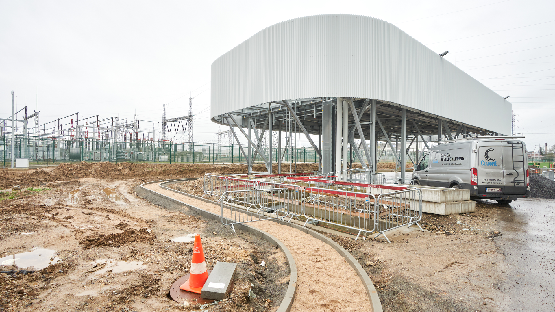 Belgium: Dry outdoor cooler where the switching losses of the converter are released. Some of the losses are captured and used to heat the building.