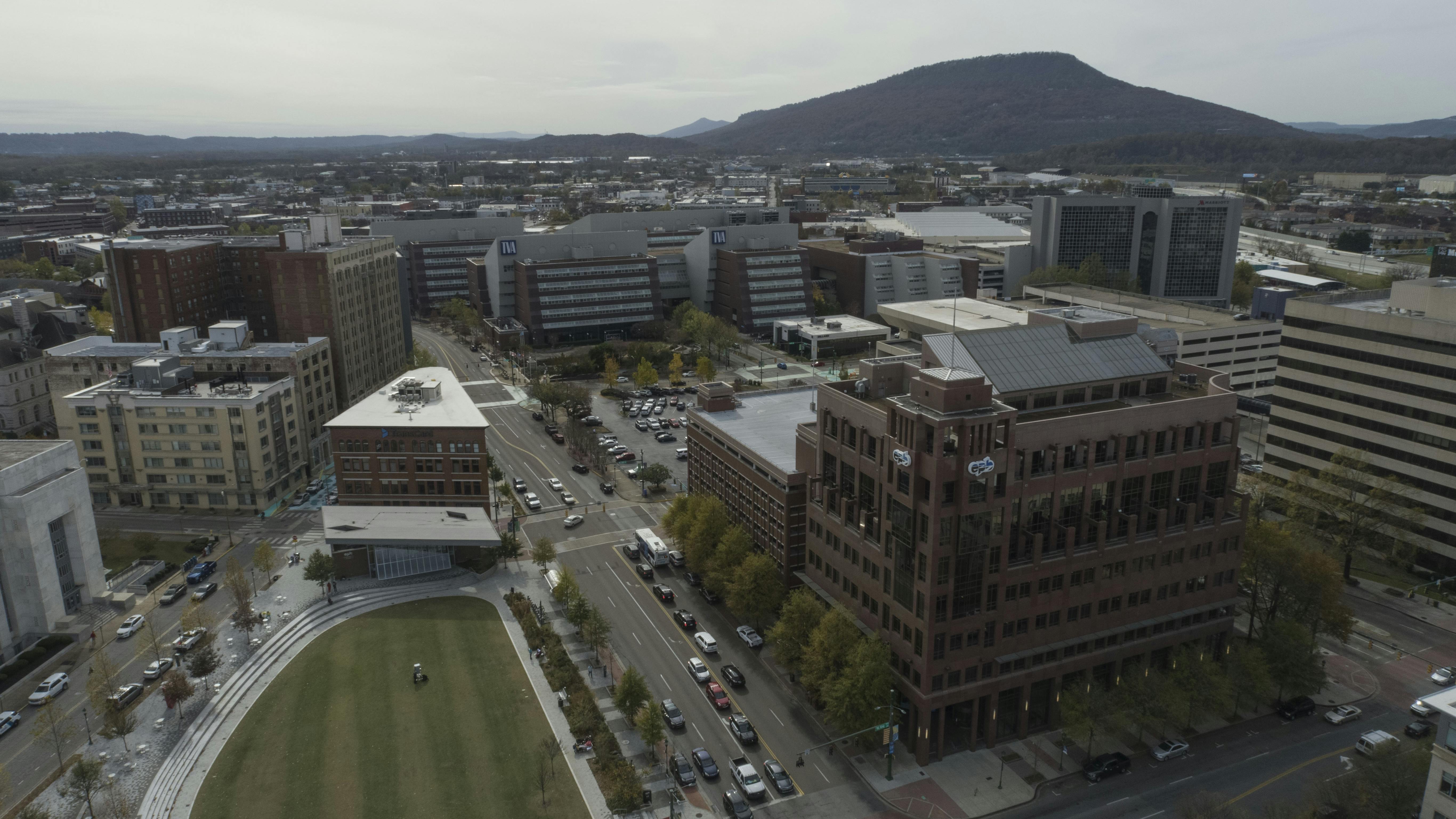 The rollout of a high-speed fiber optic network in Chattanooga has resulted in the creation of 10,000 jobs and $2.7 billion in community value.
