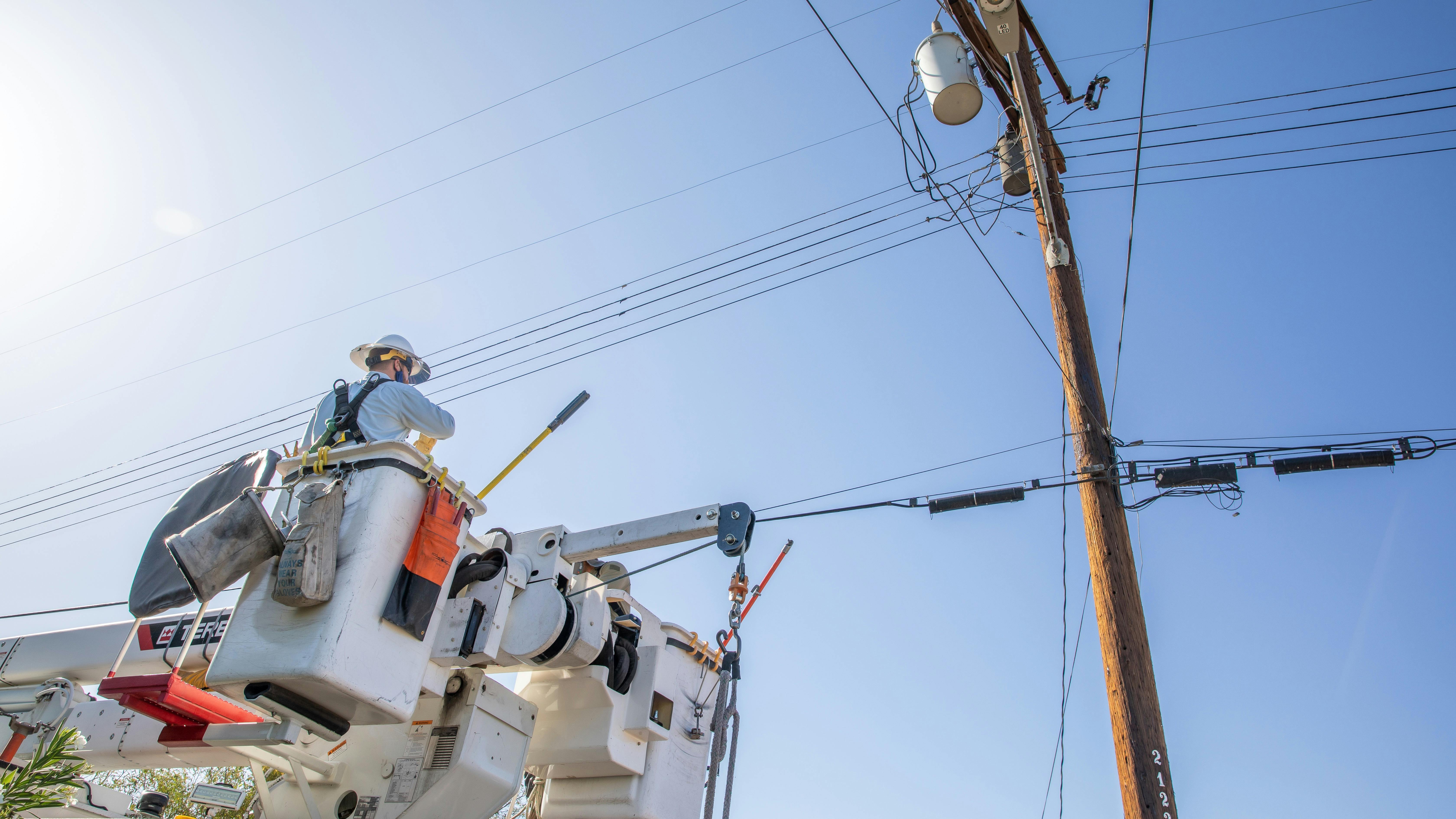 6863f0fca560cd484e31077d Crew In Hot Weather