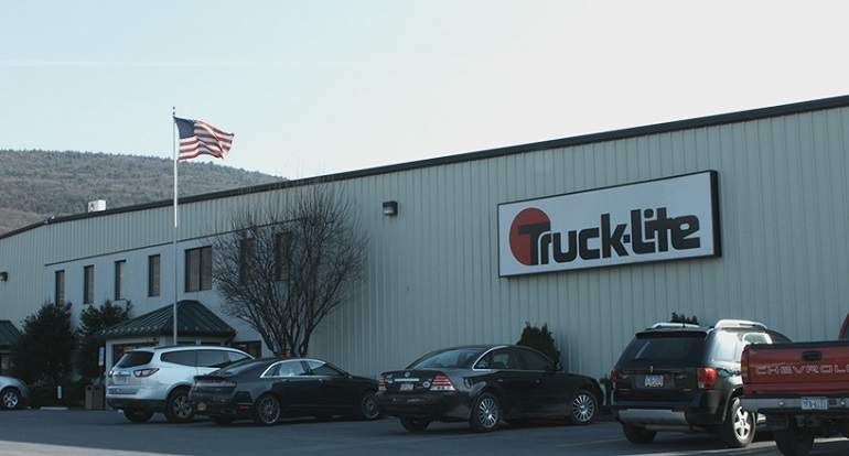 Truck-Lite office