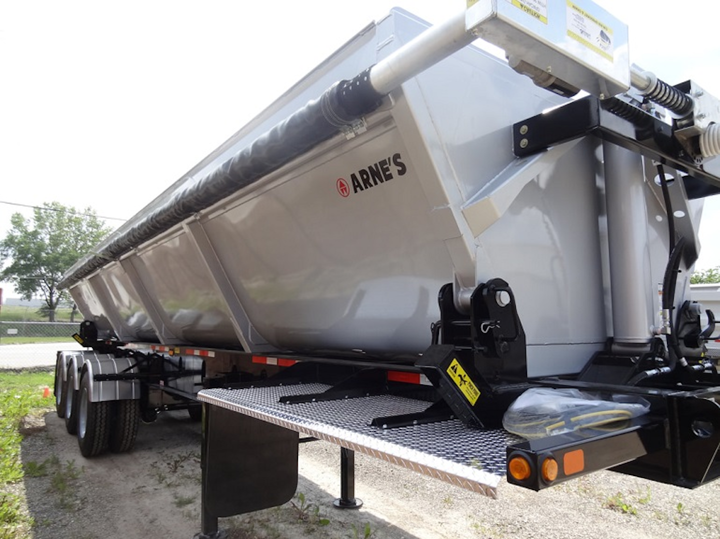 Arne S Welding Adds Star Trailer Sales To Distribution Network Images, Photos, Reviews