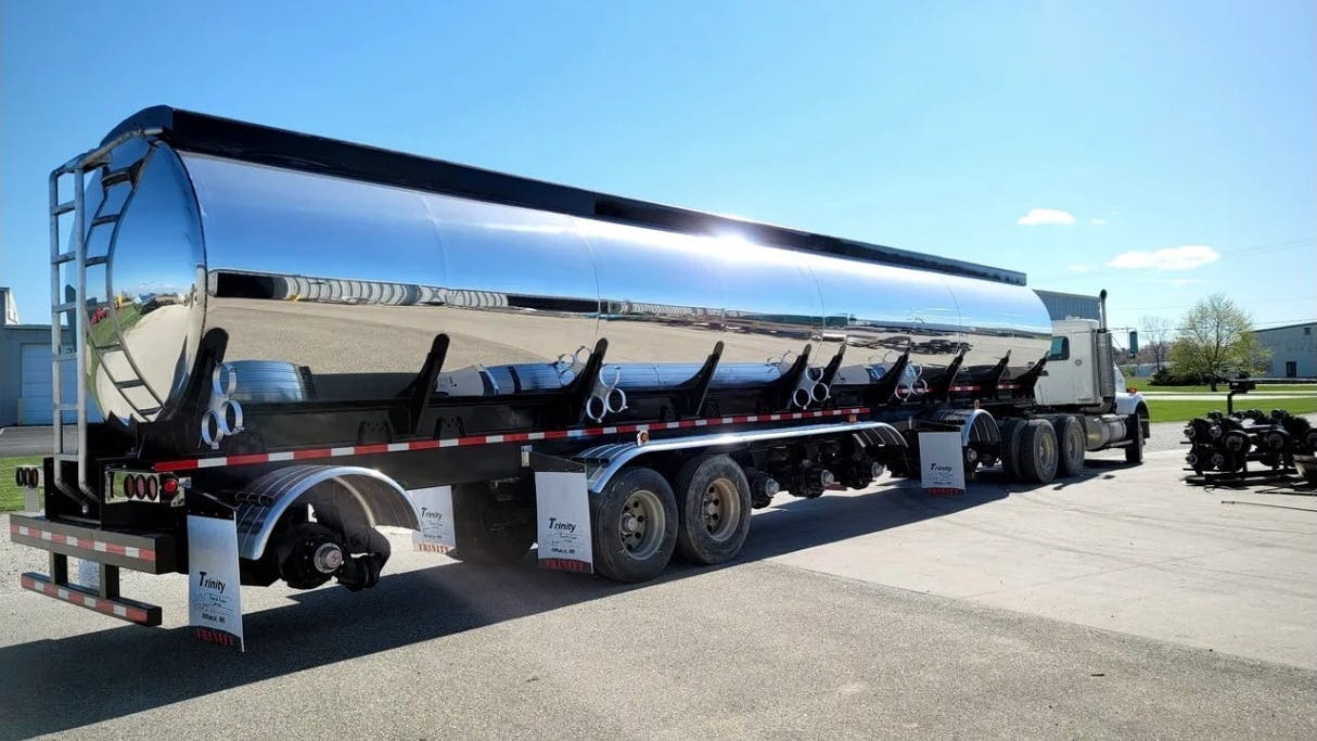 trinity_truck_and_trailer_service_tanker