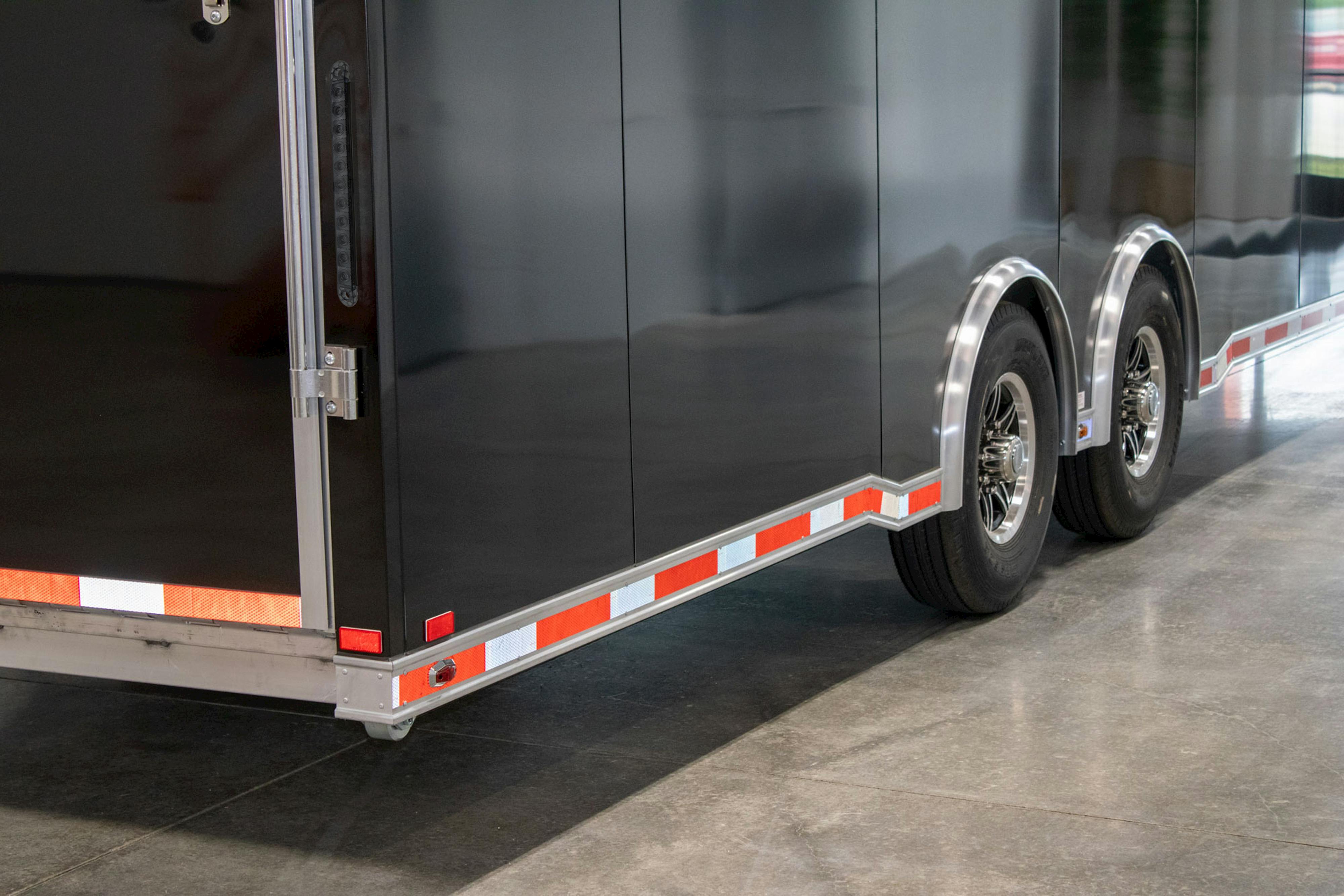 65dca631ac9e45001e90d2bd Intech Black Close Unlit