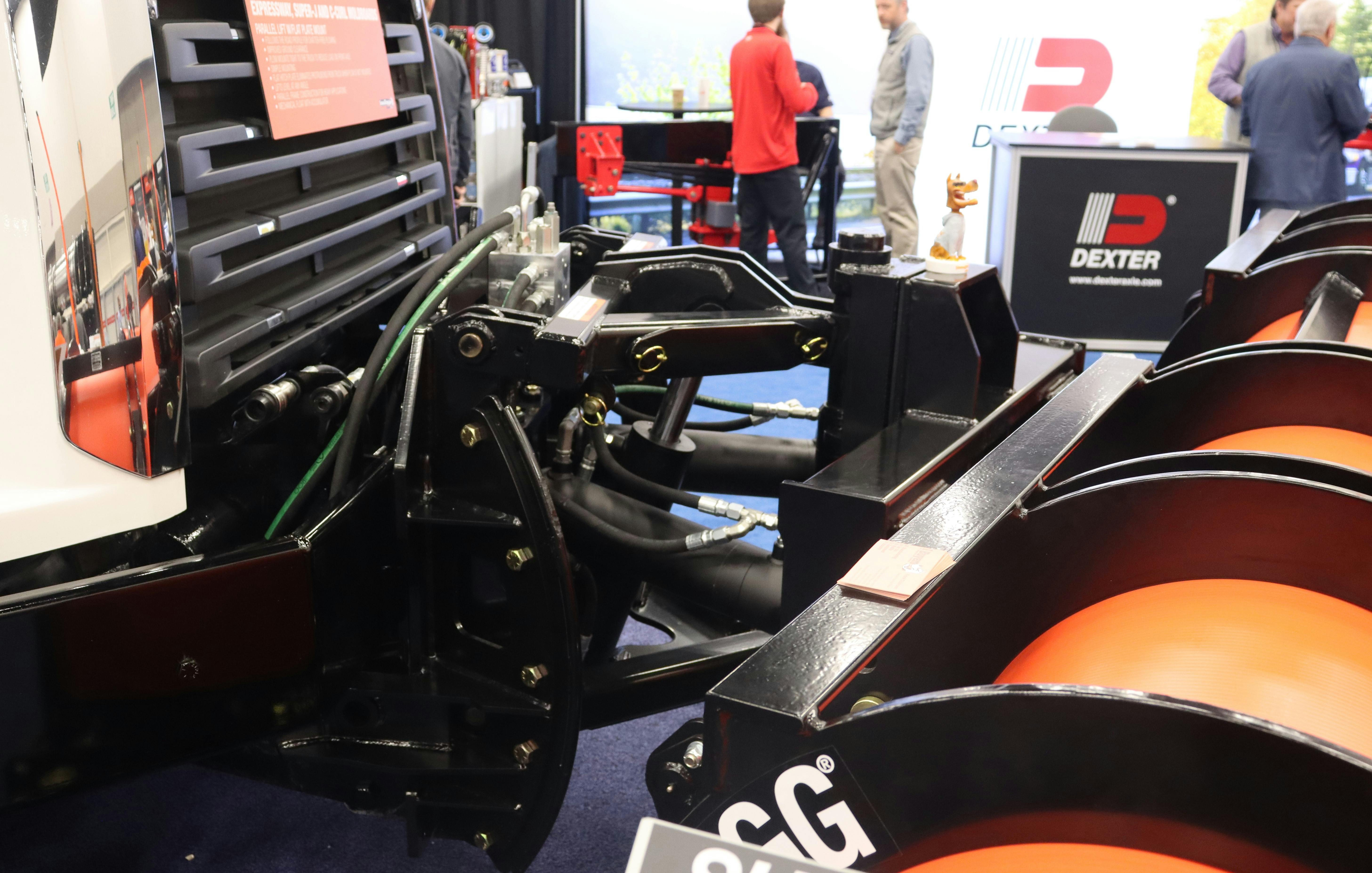 The new DIN plate hitch mount ensures the truck grille remains perfectly flat when the snowplow is detached for year-round vehicle usability.