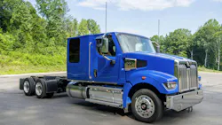 66d20f325cda548062005f5e Fontaine Modification Western Star Auto Hauler 66d20f325cda548062005f5e Fontaine Modification Western Star Auto Hauler