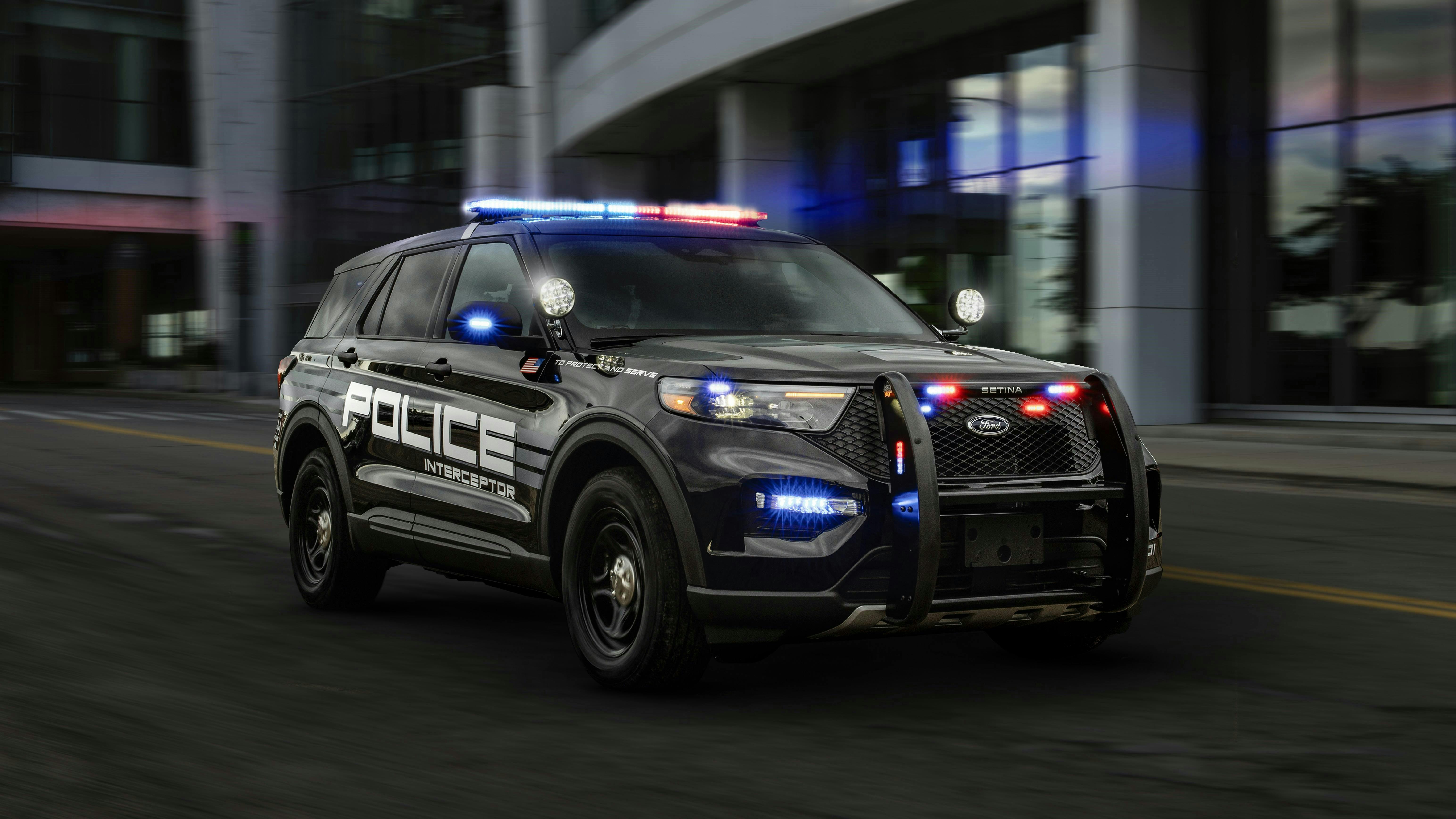 While the hybrid Ford PIU is standard, law enforcement fleets have additional powertrain options. Customers can choose a 3.3-liter gas engine with 285 hp and 260 lb.-ft. of torque. There is also an EcoBoost option with the PIU that delivers 400 hp and 415 lb.-ft. of torque. All powertrains, including the hybrid, are all-wheel drive.