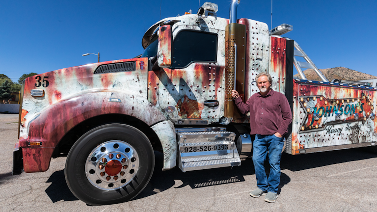 That S A Wrap Faux Corroded Arizona Tow Truck Scores Big American Trucker