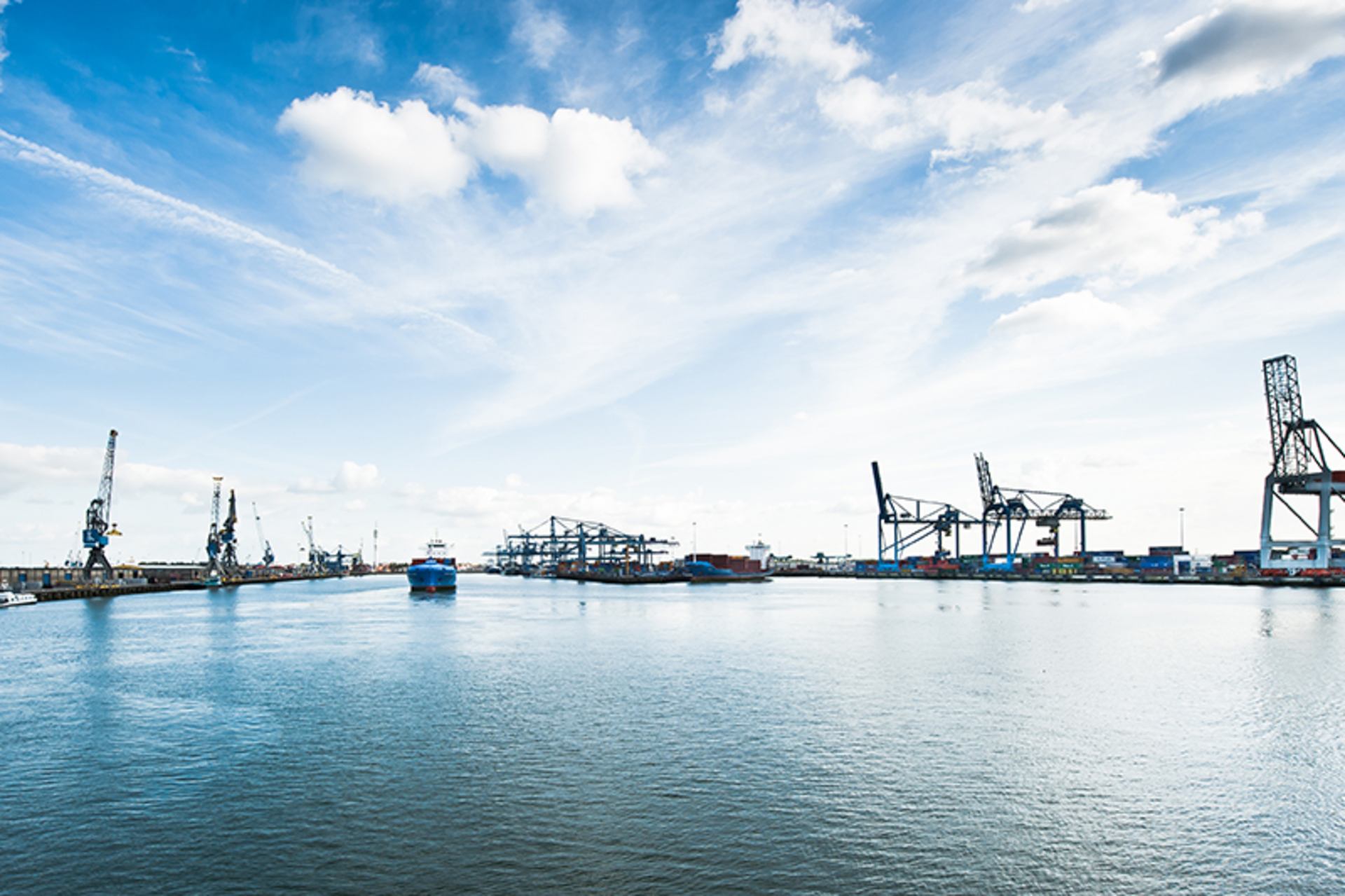 The ZERO BRINE large-scale demonstration plant recovers resources from two local industries in the Botlek area of Rotterdam Port, the Netherlands. All images courtesy of ZERO BRINE
